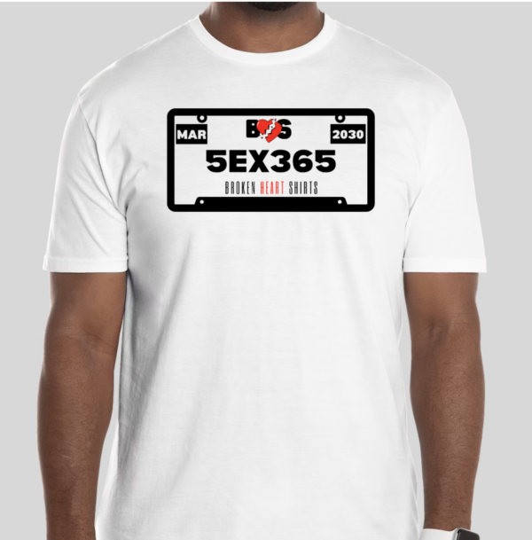 The 5ES365 t-shirt features an license plate design with a subtle and sexual undertone. The traditional BHS logo on the back.